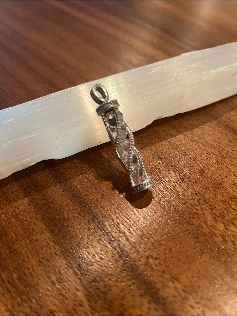 Sterling Silver pendant with 5 zirconias